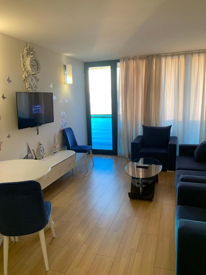 Orbi City Suite Batoemi Buitenkant foto