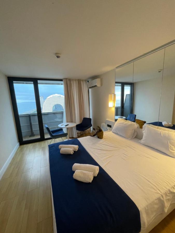 Orbi City Suite Batoemi Buitenkant foto