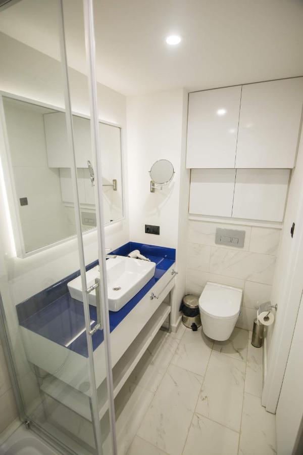Orbi City Suite Batoemi Buitenkant foto