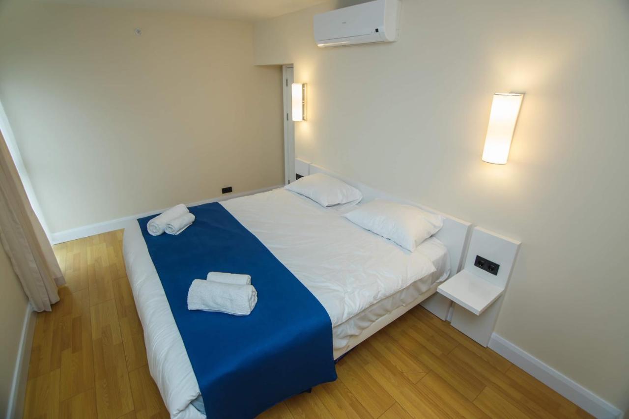Orbi City Suite Batoemi Buitenkant foto