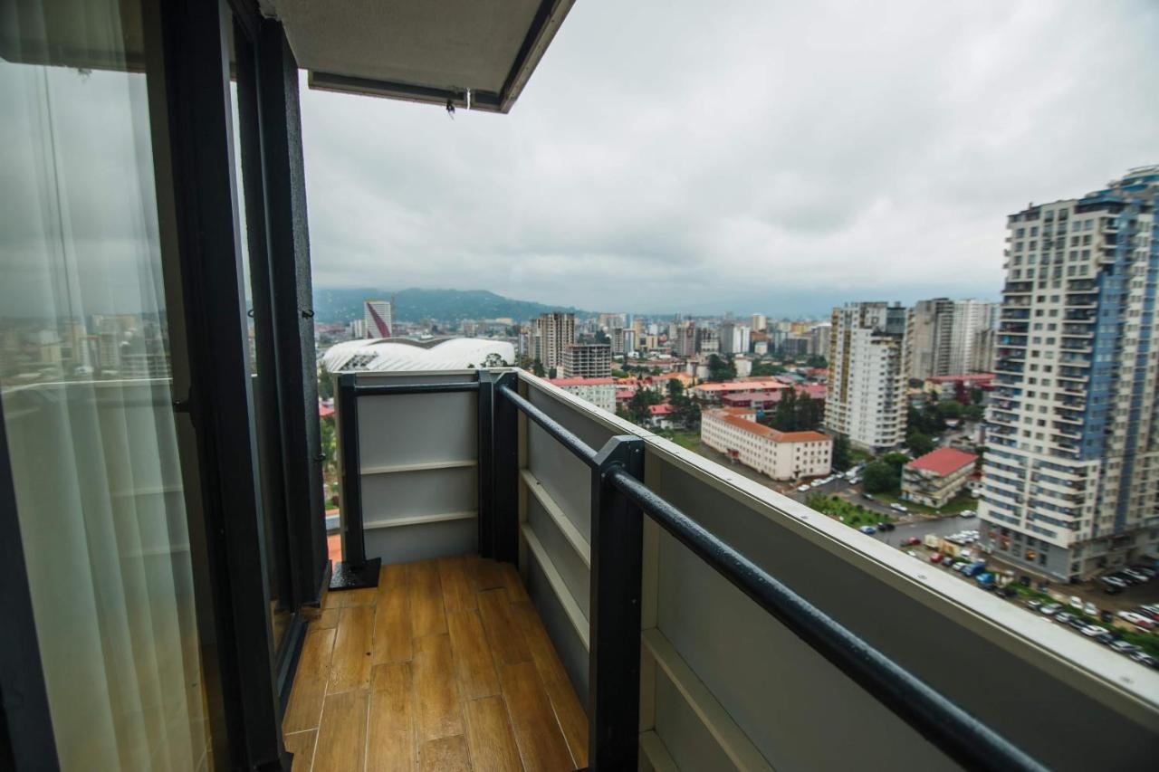 Orbi City Suite Batoemi Buitenkant foto